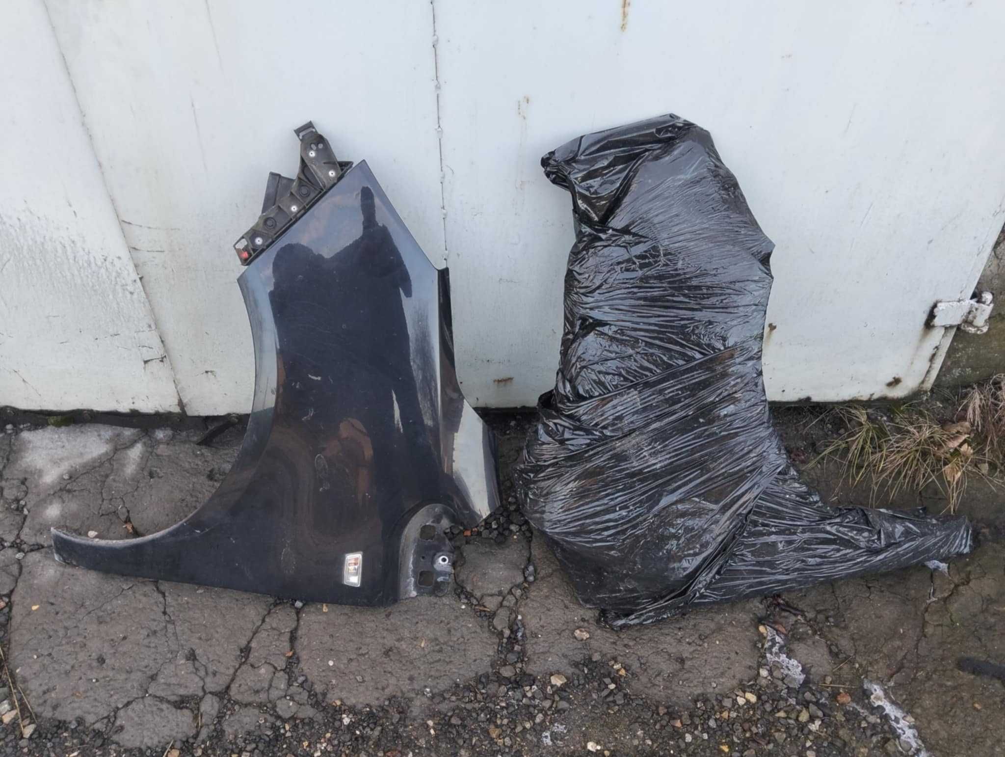 Opel Meriva B błotnik prawy / lewy kod lakieru z20r Z40w z190 z21z
