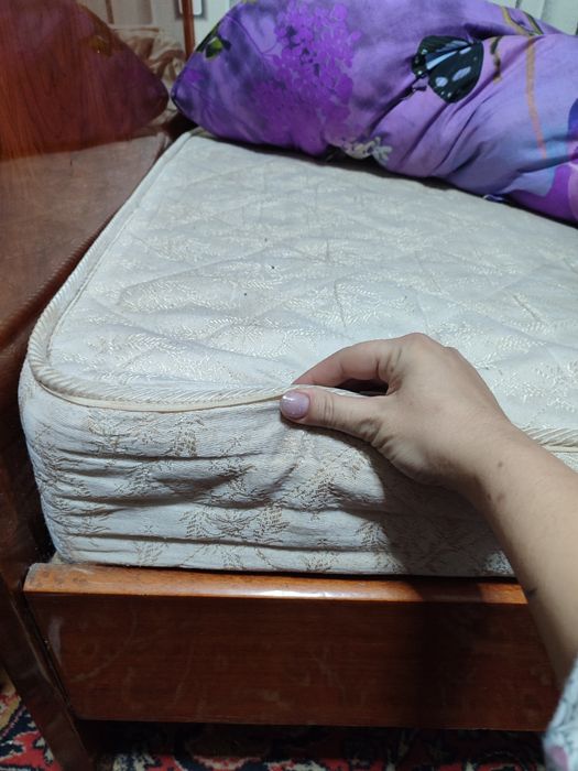 Продам деревянную кровать