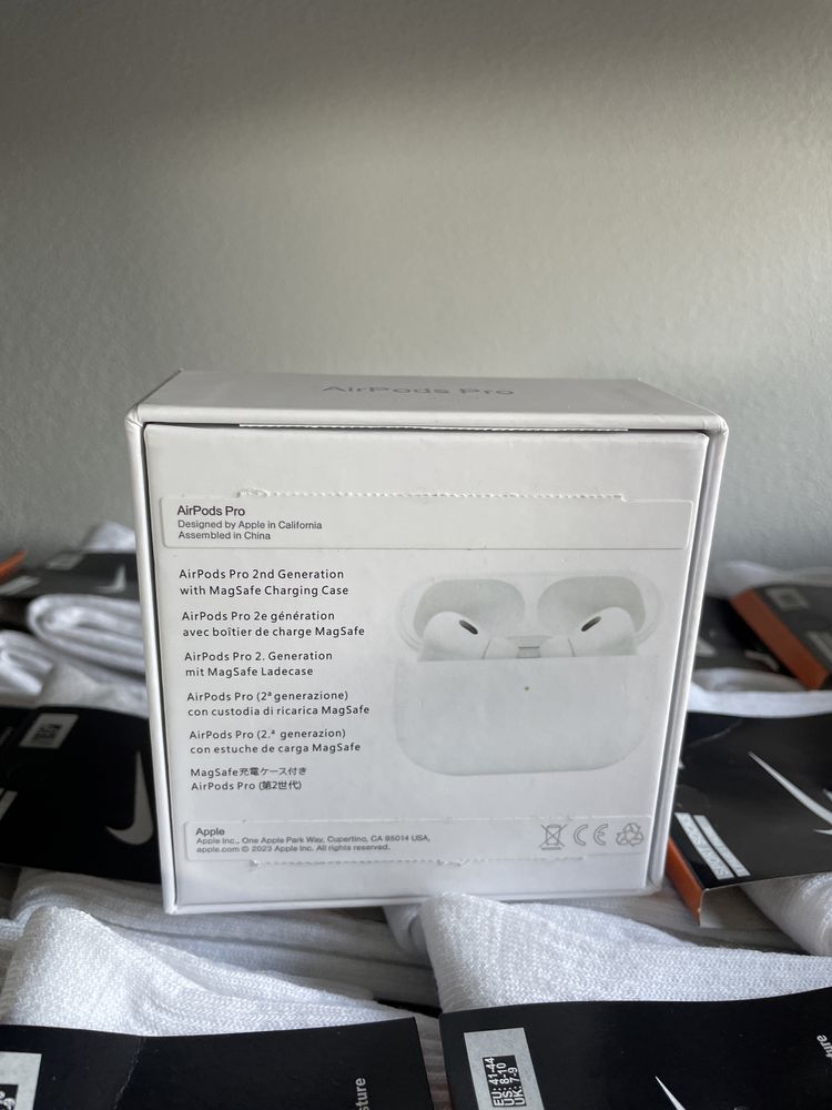 air pods pro 2   (uszkodzone pudelko)