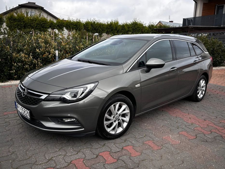 Opel Astra bogate wyposażenie, intelli lux, grzane fotele, po serwisie olejowym