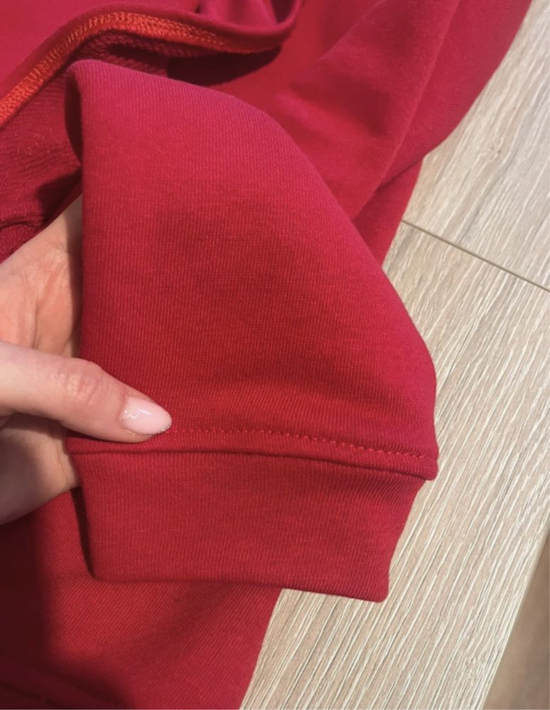 Czerwona bluza z falbankami XS Forseti