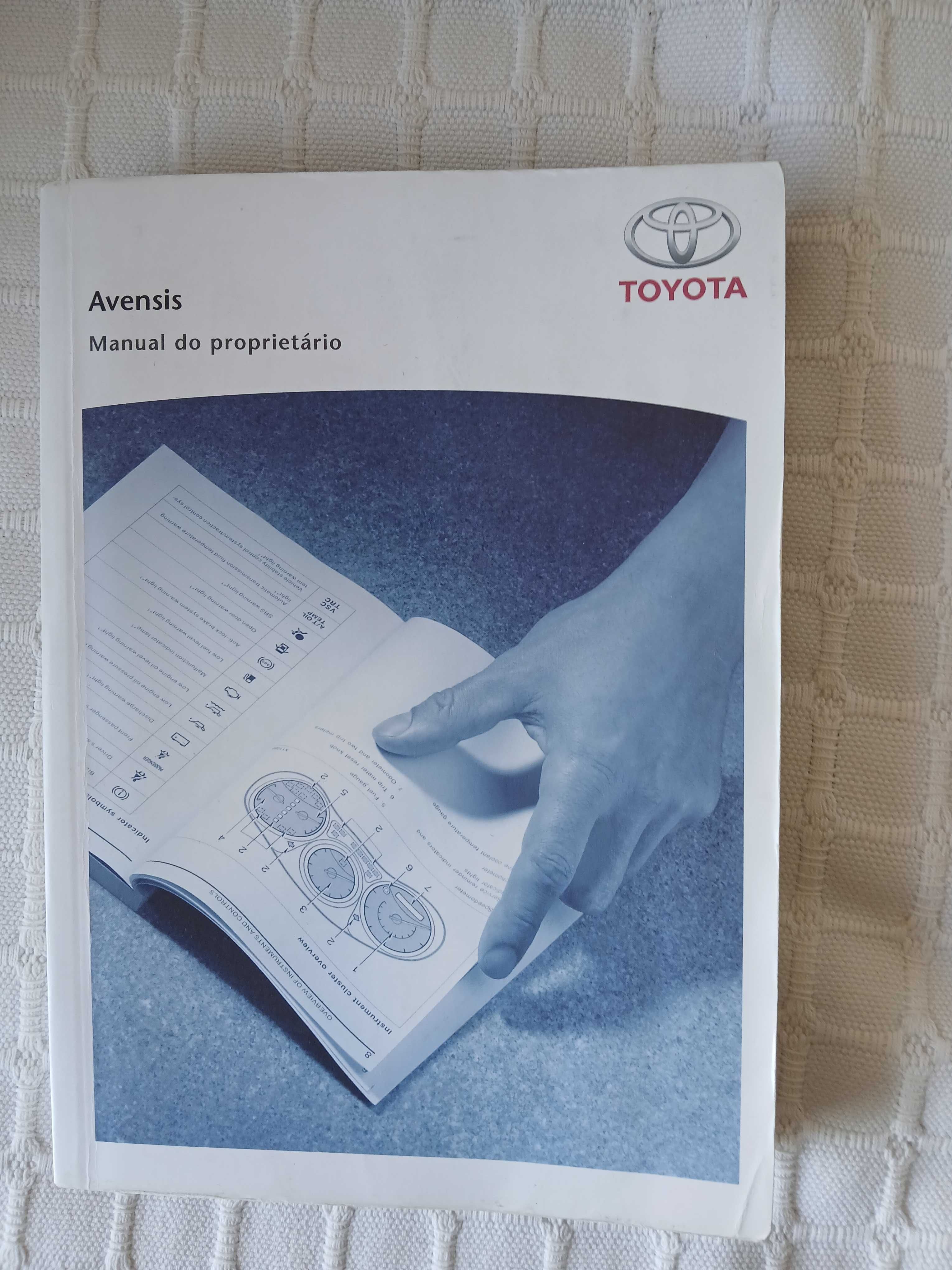 Manual Toyota Avensis III T27 em bom estado