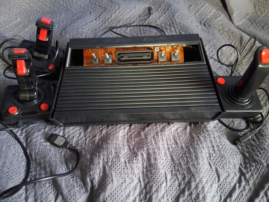Konsola Rambo 2600 plus 3 kontrolery