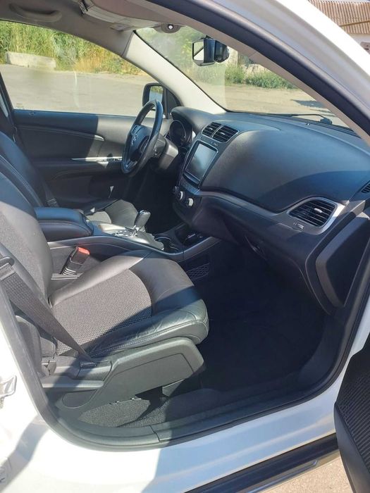 Продаю Dodge Journey 2016 года выпуска