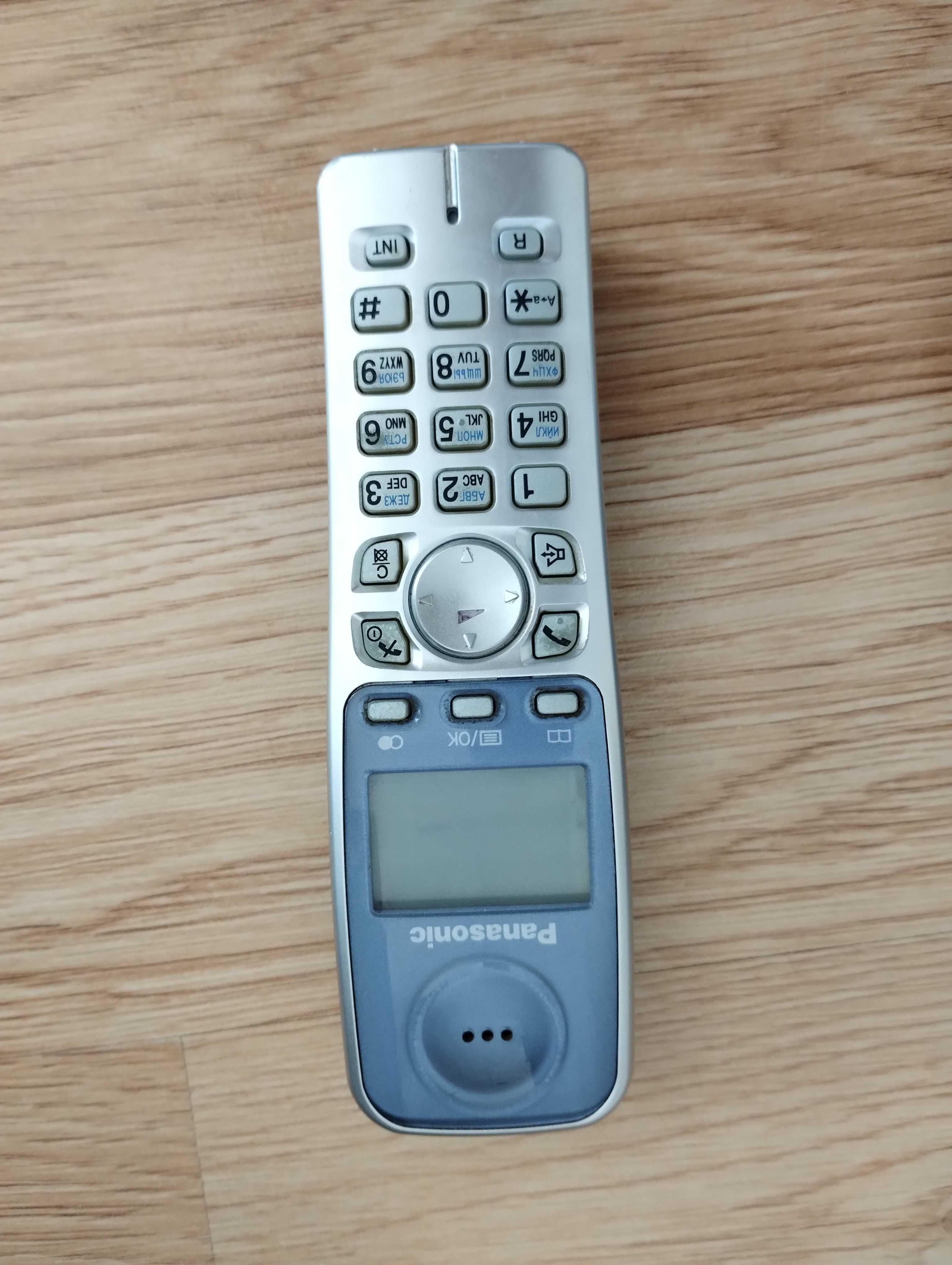 Радіотелефон Panasonic KX-TG7207UA