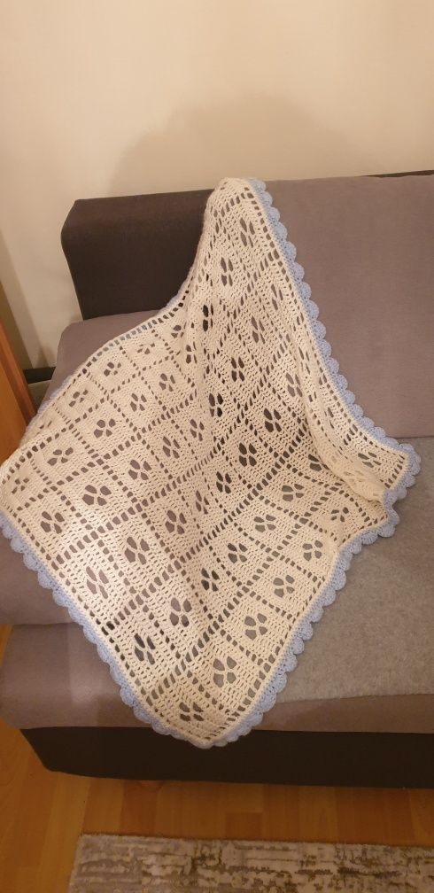 Narzuta, obrus robiony na szydelku 1.20x 1.30 cm
