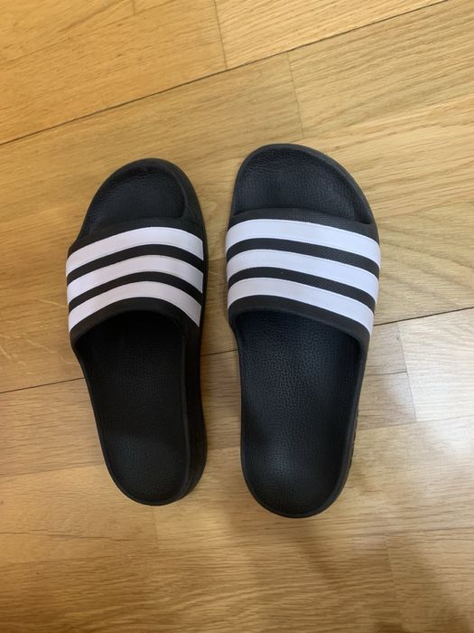 Шльопанці чорні Adidas