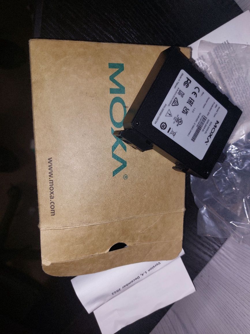 Switch MOXA EDS-2005-EL  5x Ethernet 10/100BaseTx, Nowy polecam