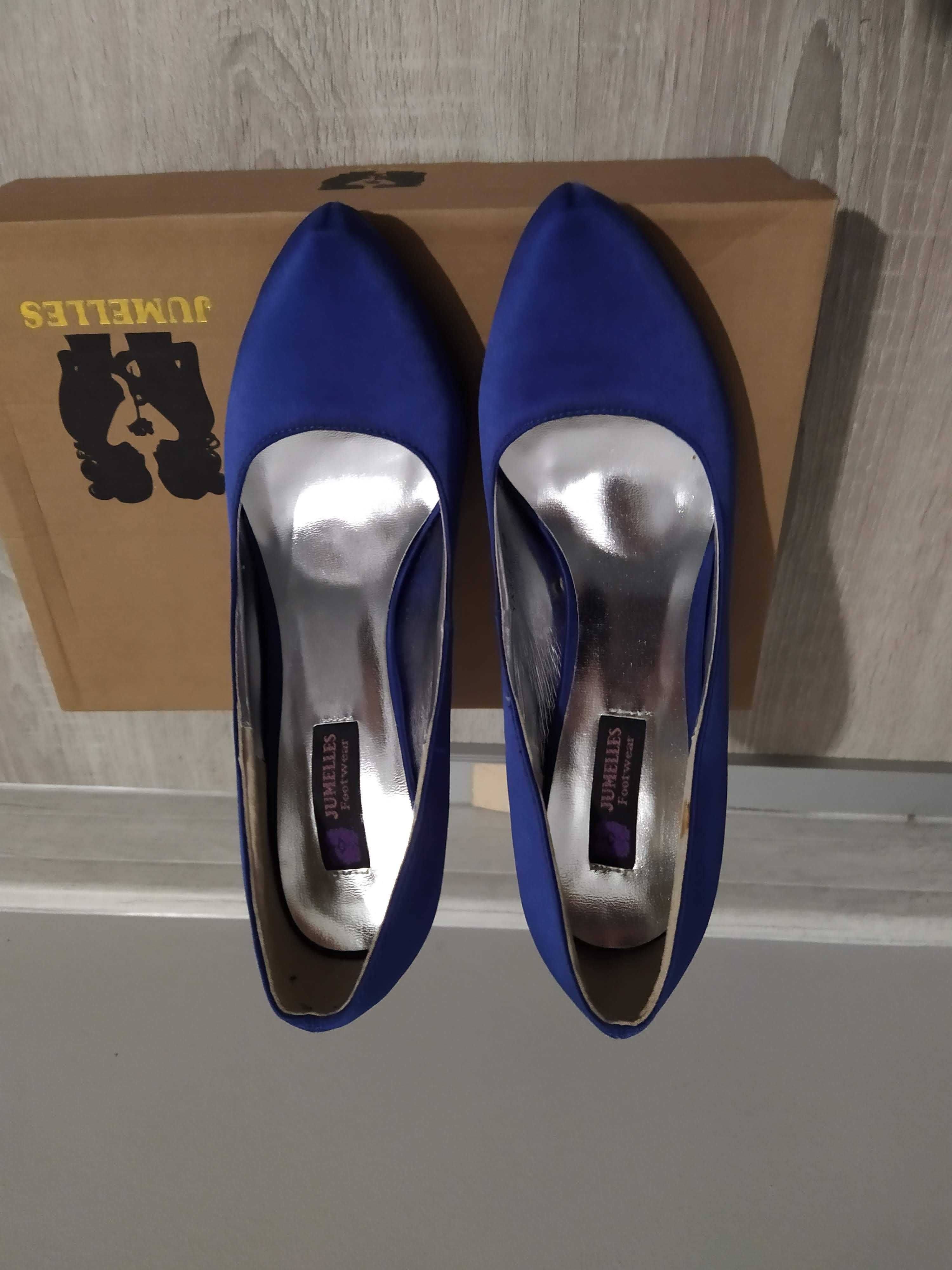 Nowe eleganckie szpilki