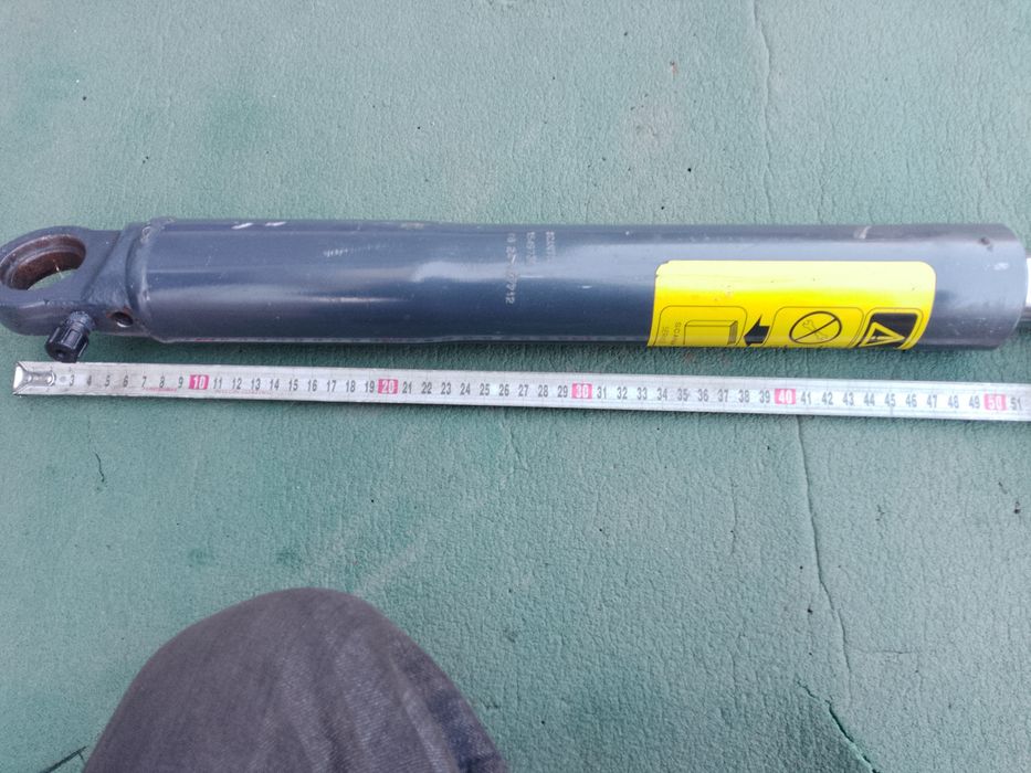 Гідроциліндр у гарному стані