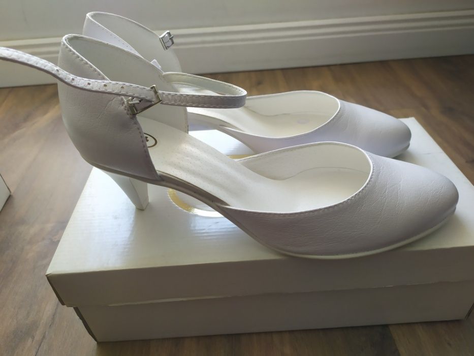 Buty białe ślubne WITT nieużywane rozm 40 model 281