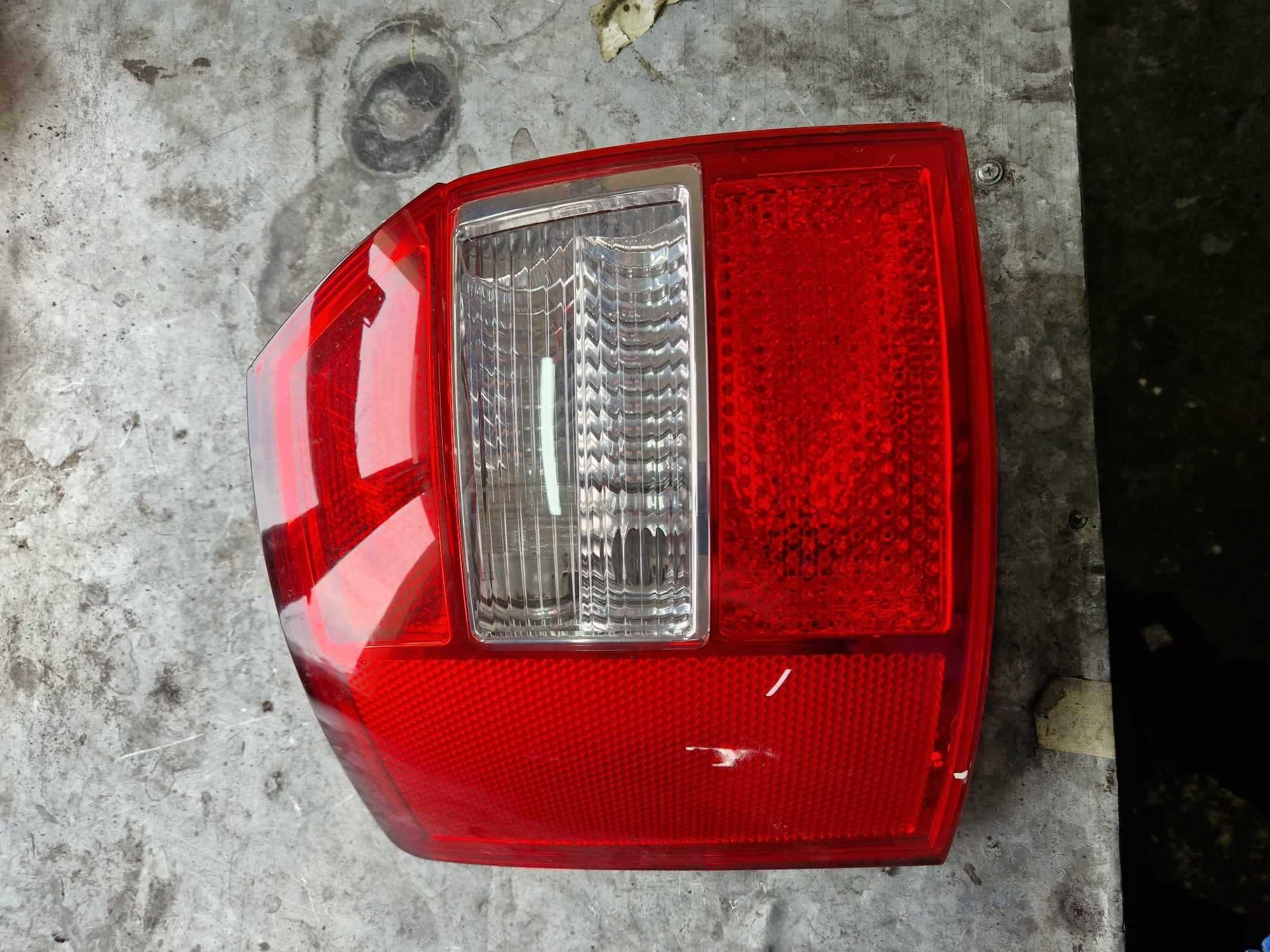 Lampa lewy tył audi a4 b6 AVANT