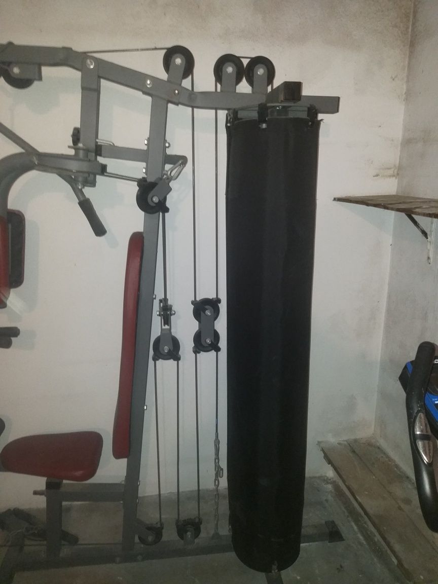 Vendo maquina de musculação