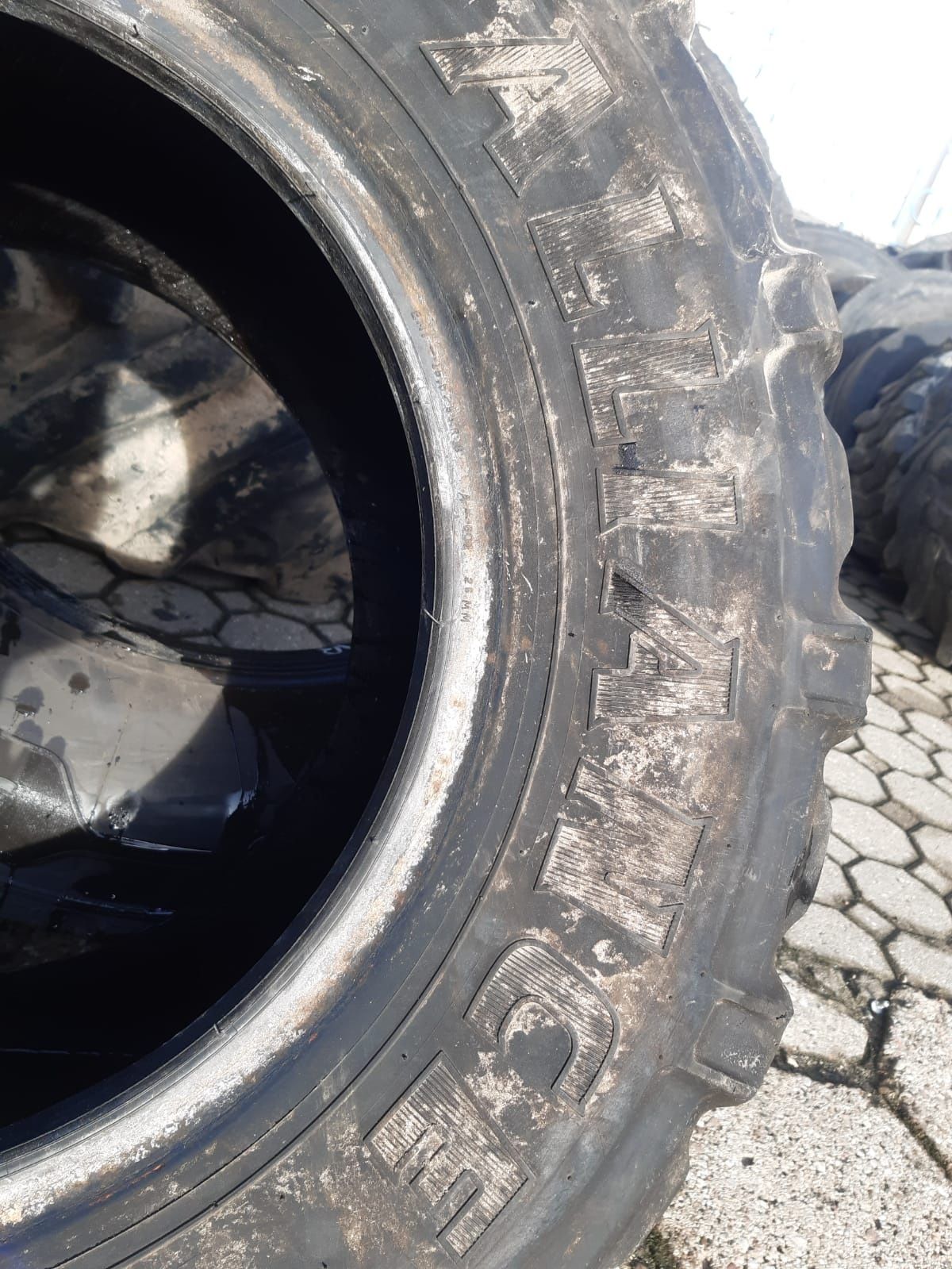 Opona 15.5/55R18 Alliance 385/55R18