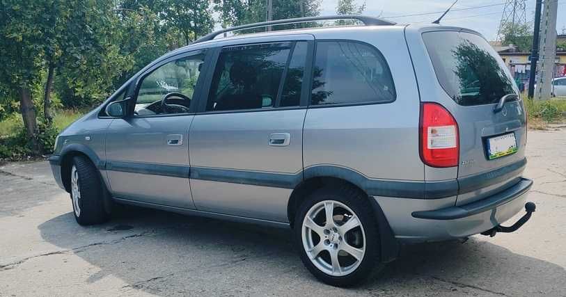 Opel zafira 2004 r 1.8 125 km klimatronik Prywatnie 7 osobowe