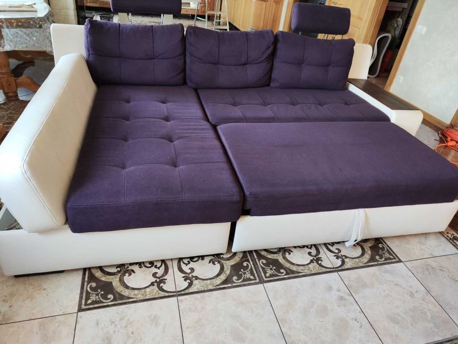 Диван шкіряний Довжина 273; ширина - 105, у розкладеному вигляді- 180.