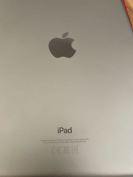 IPad 6a Gen | 128GB (wifi + telemovel) + capa