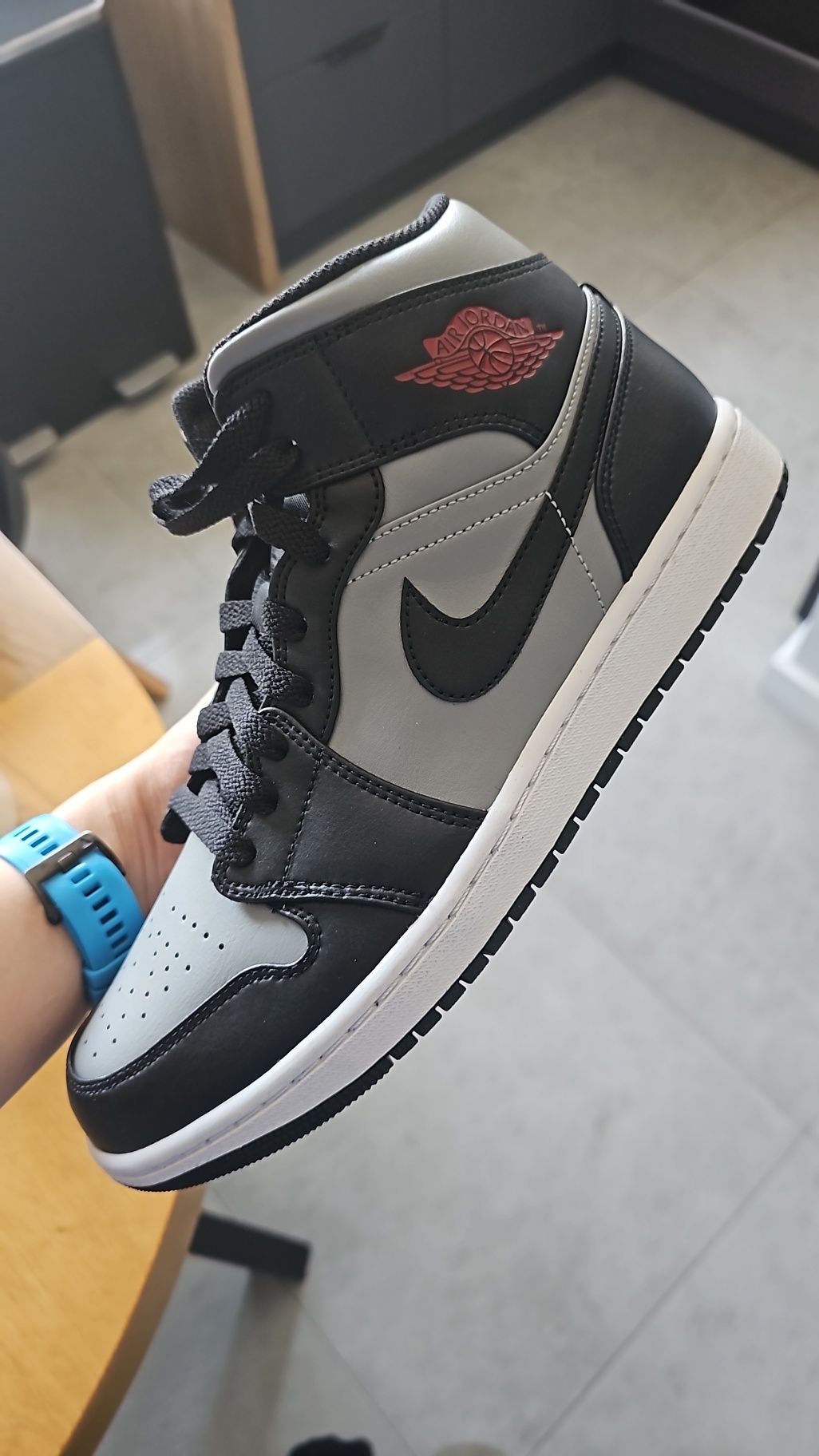 Nowe Air Jordan 1 Mid Shadow Red– rozmiar 44