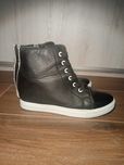 Buty na koturnie damskie