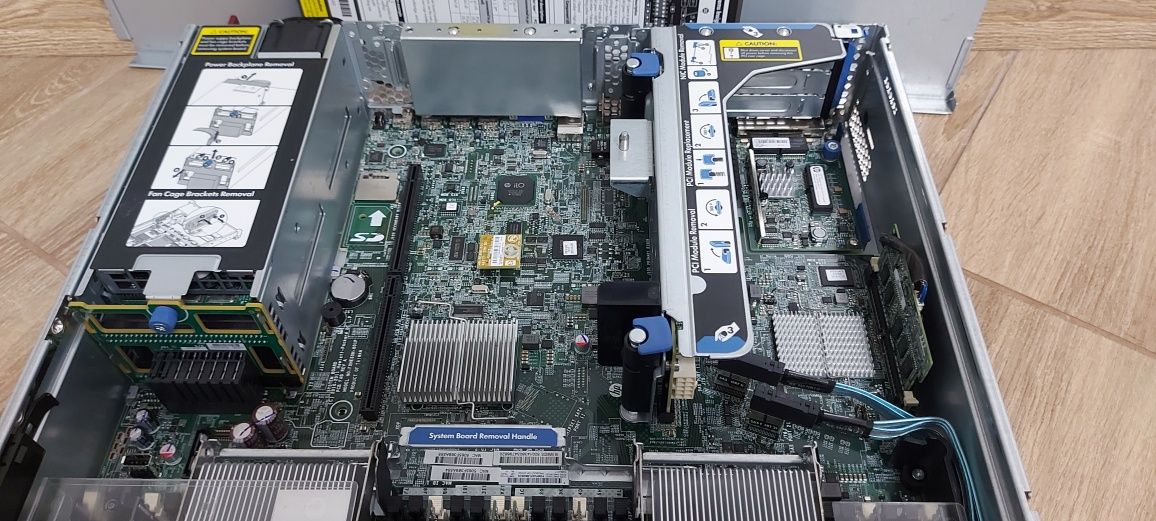 Сервер HP ProLiant DL380p Gen8