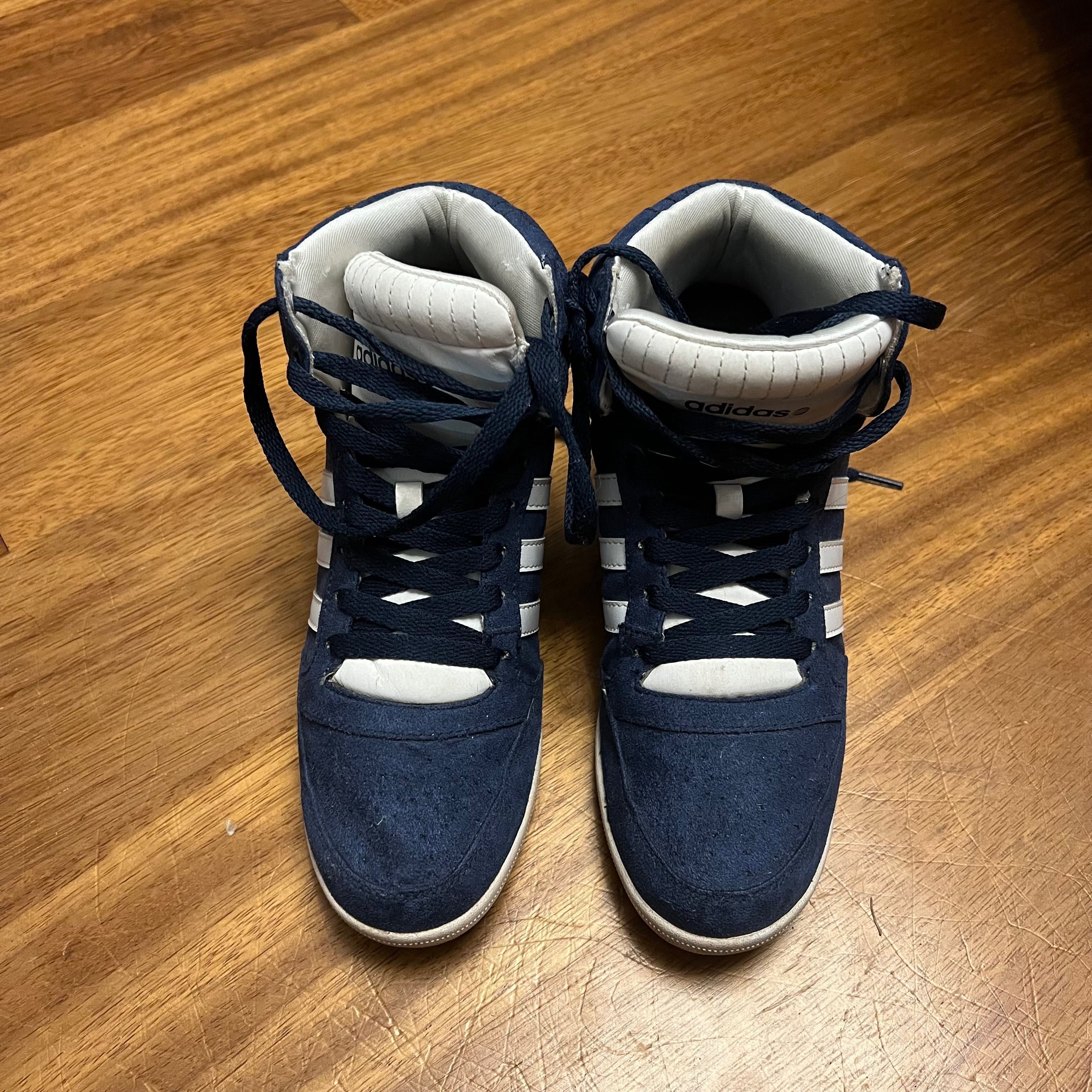 Buty na koturnie adidas