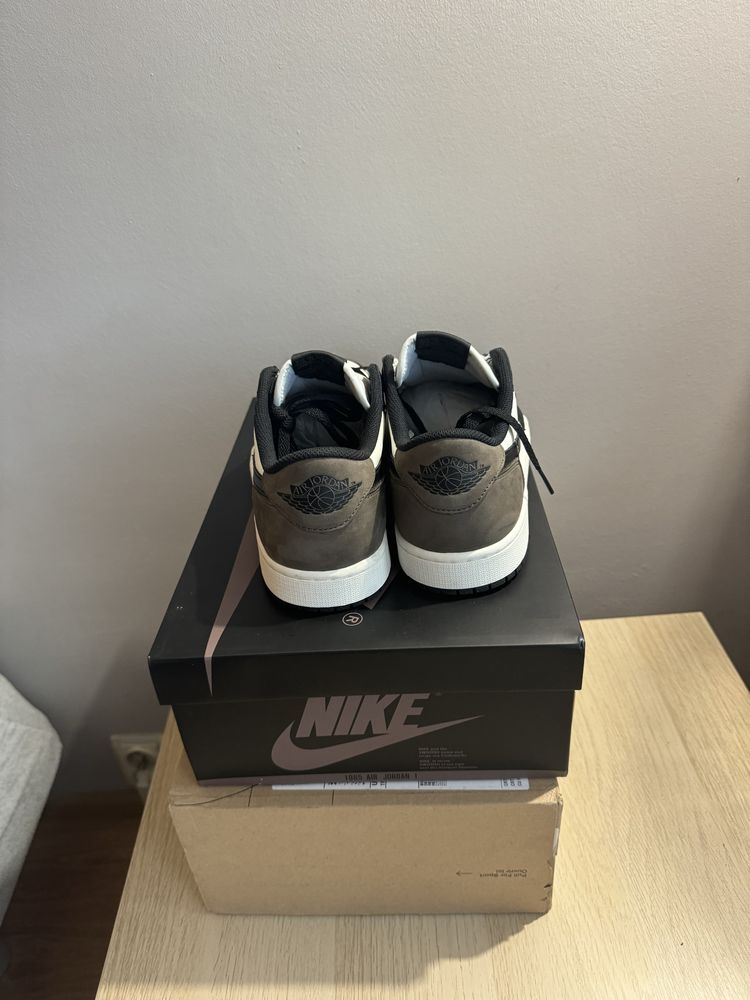 Air Jordan 1 Low OG Mocha