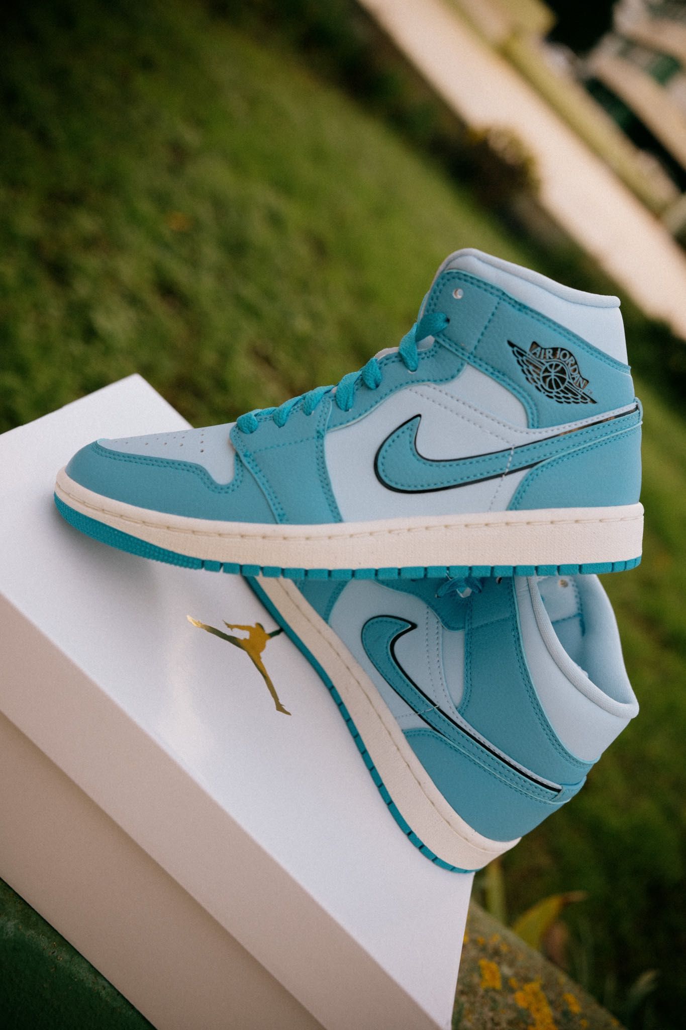 Air Jordan 1 Mid SE “Ice Blue” 42