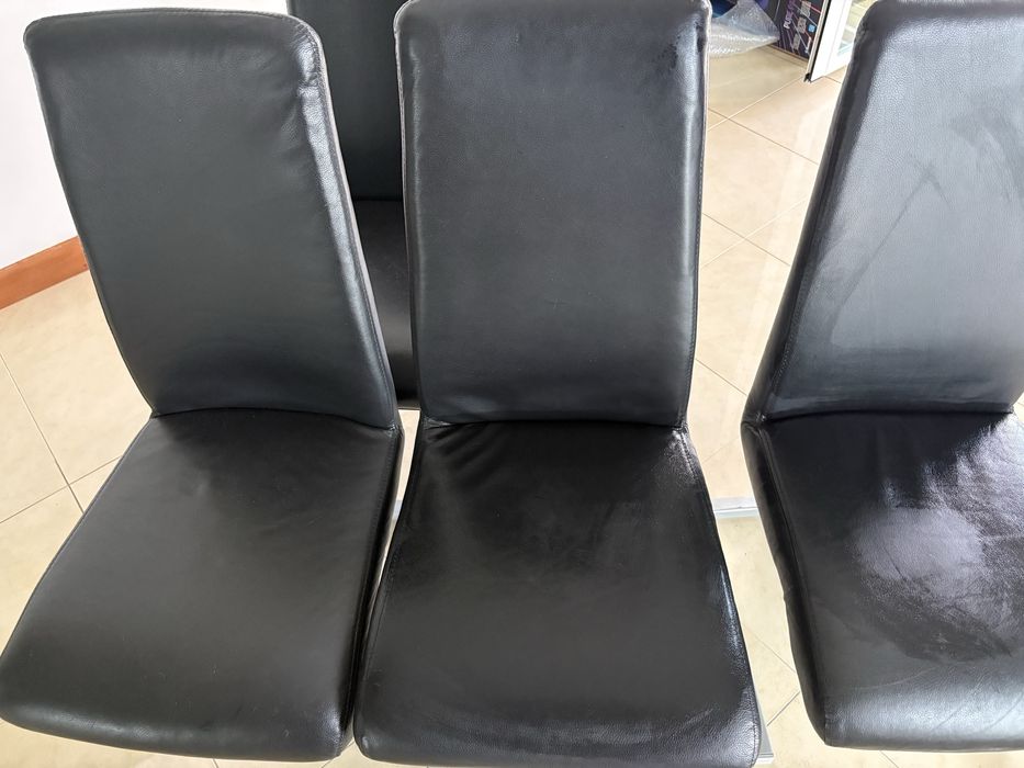 6 cadeiras em pele preta