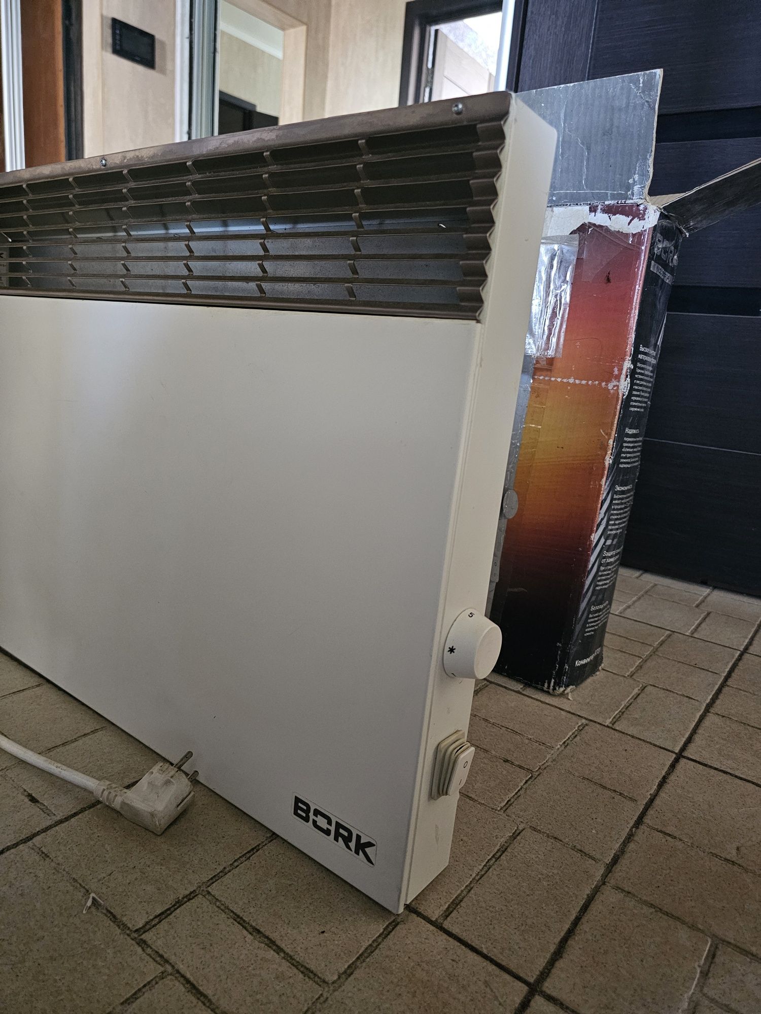 Конвектор (обогреватель) Bork R701