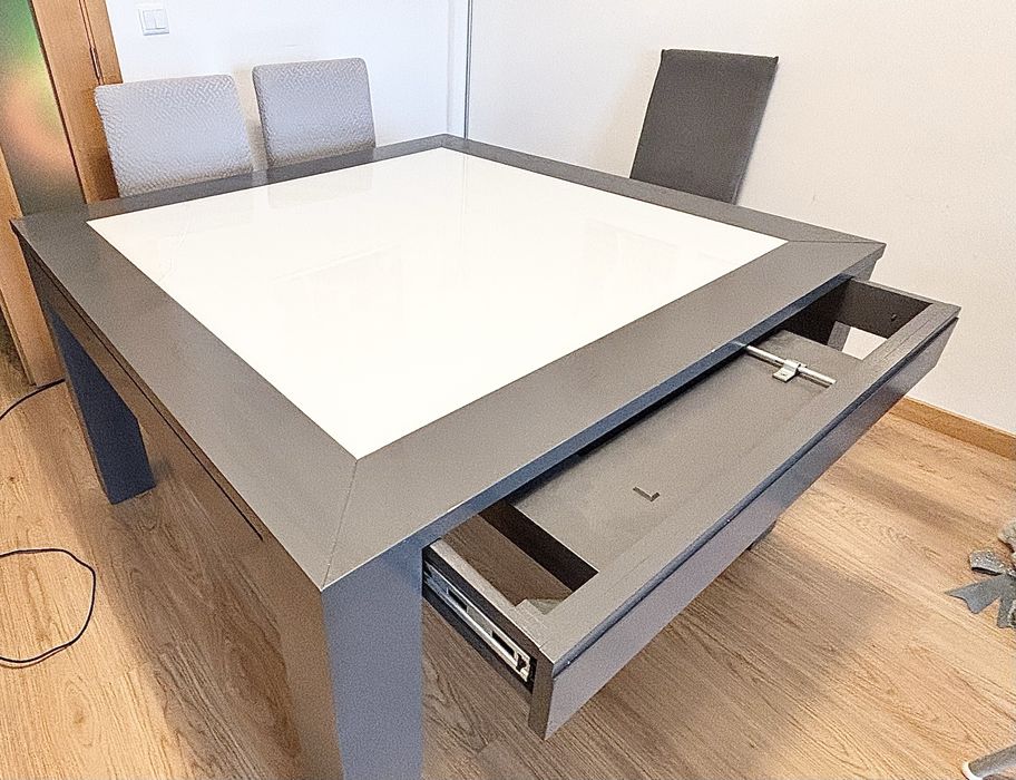 Vendo mesa de jantar