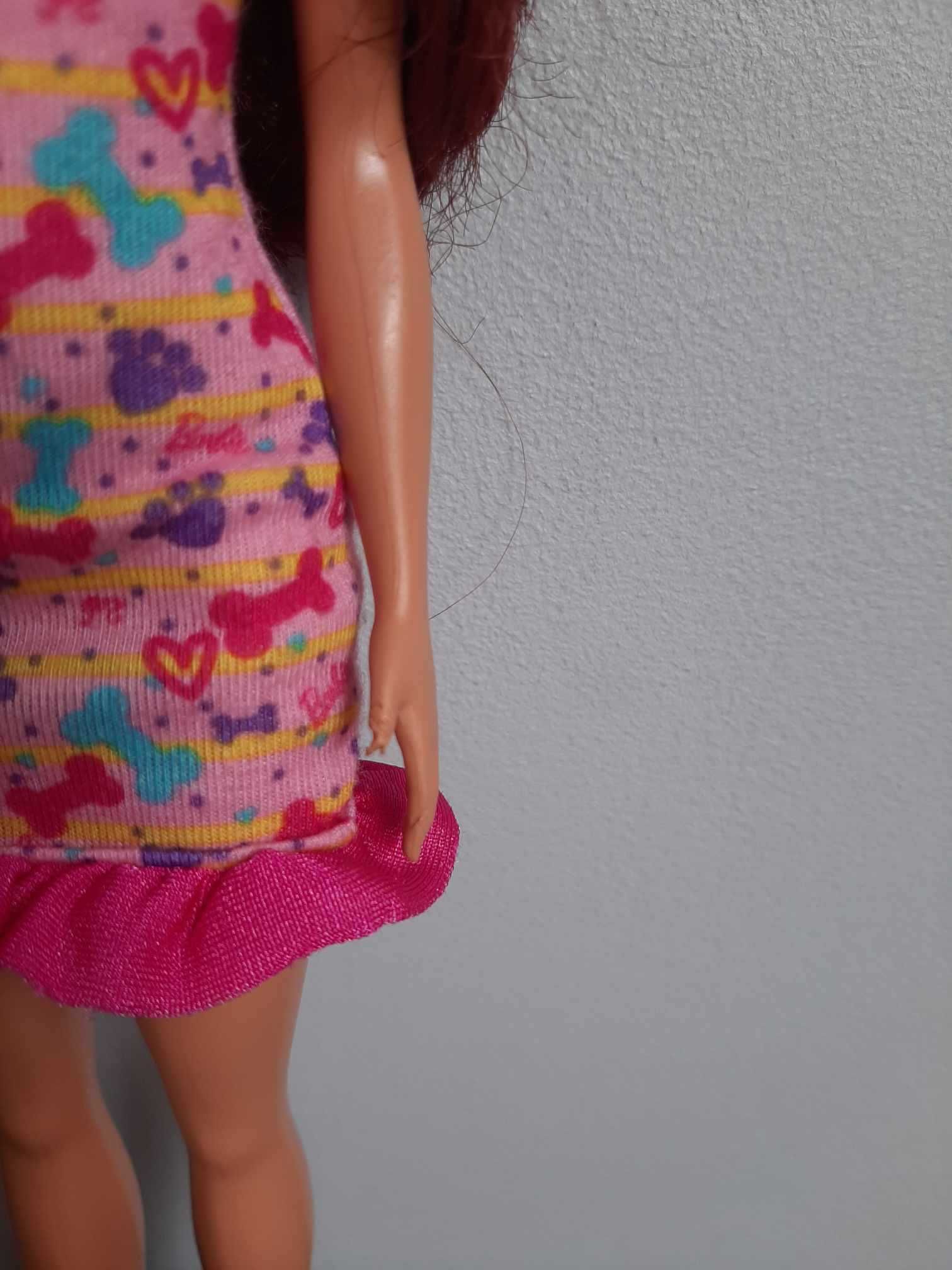 lalka barbie z ubrankami