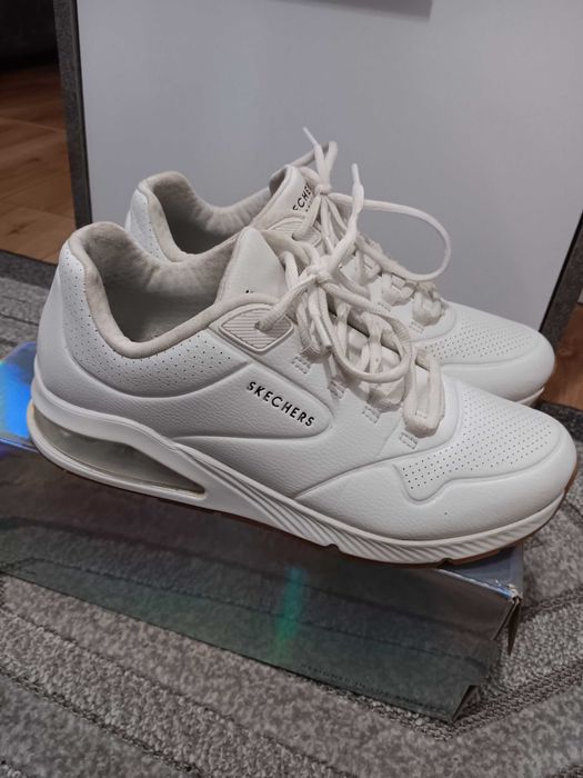 Adidasy damskie białe marki Skechers