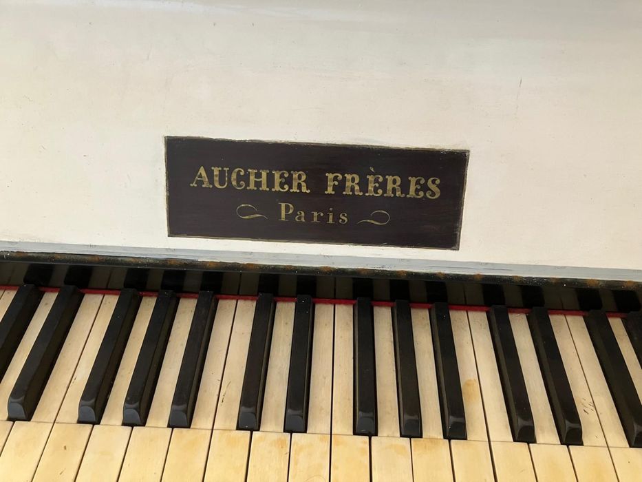Piano Aucher Freres (para restaurar)
