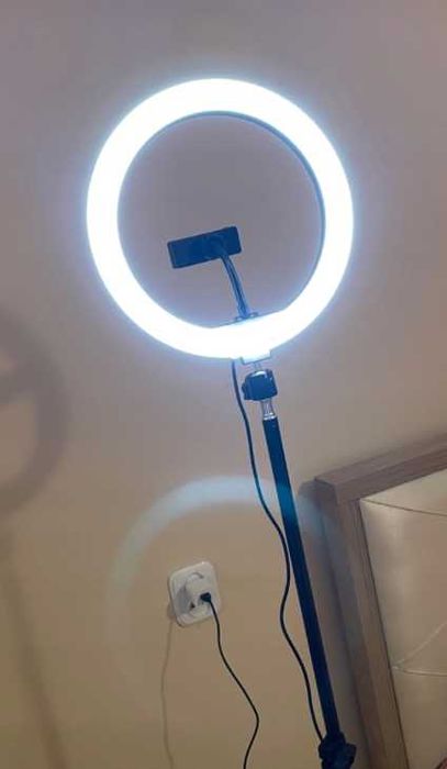 LAMPA PIERŚCIENIOWA ze statywem ring led rgb