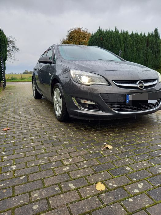 Opel Astra J kombi cosmo