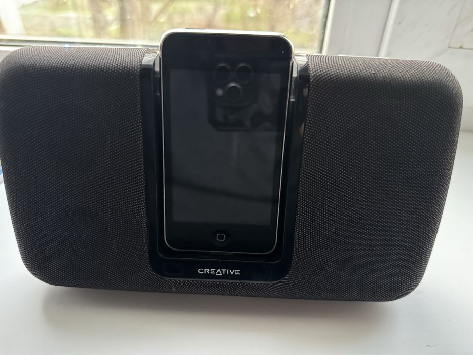 Ipod touch 2 32gb + колонка, док станция