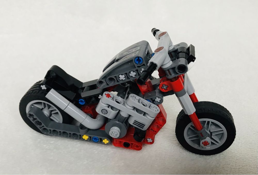 Конструктор Lego Technic Мотоцикл 42132 в ідеальному стані