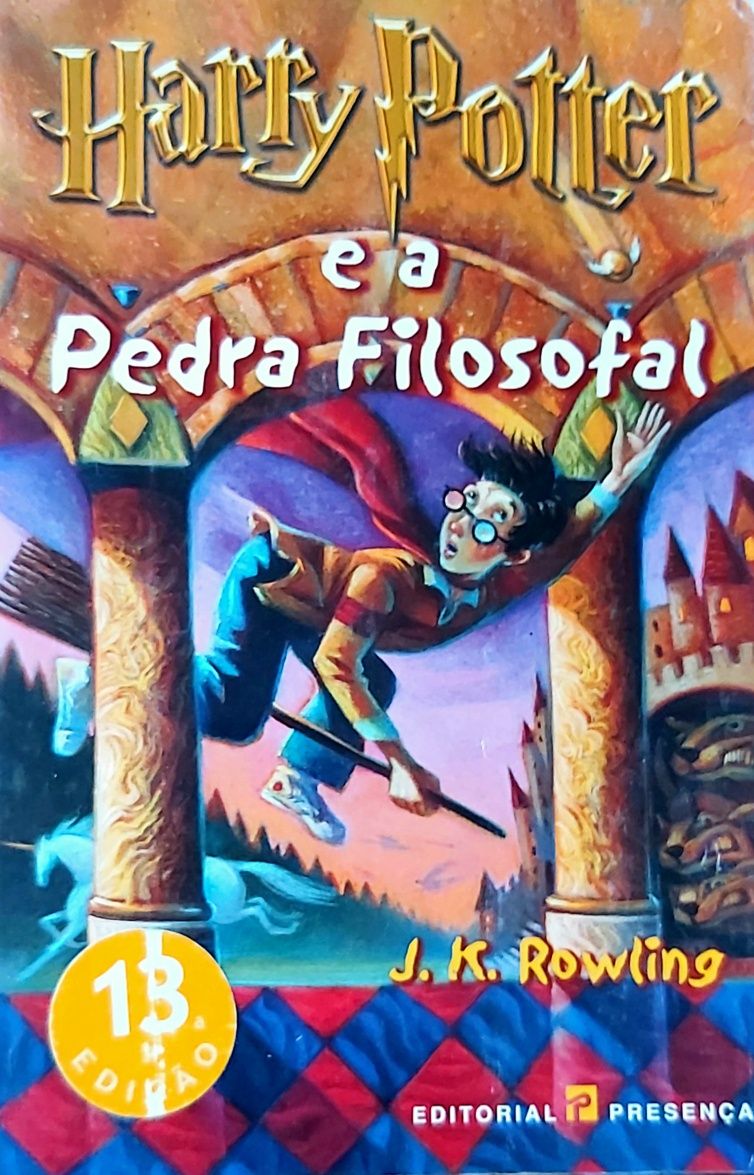 Livro - "Harry Potter e a Pedra Filosofal"