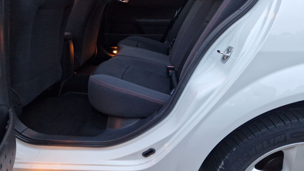 Автомобиль Renault Megan 1,6