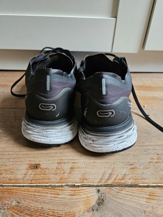 Ténis de corrida longa distância- Decathlon kiprun kslight