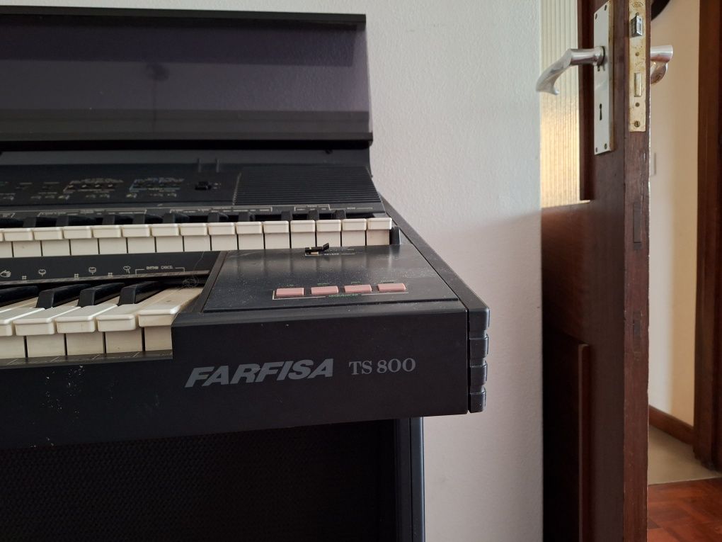 Órgão Farfisa ts-800