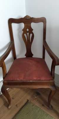 Cadeira com apoio de braços e veludo vermelho aparador mesa de centro