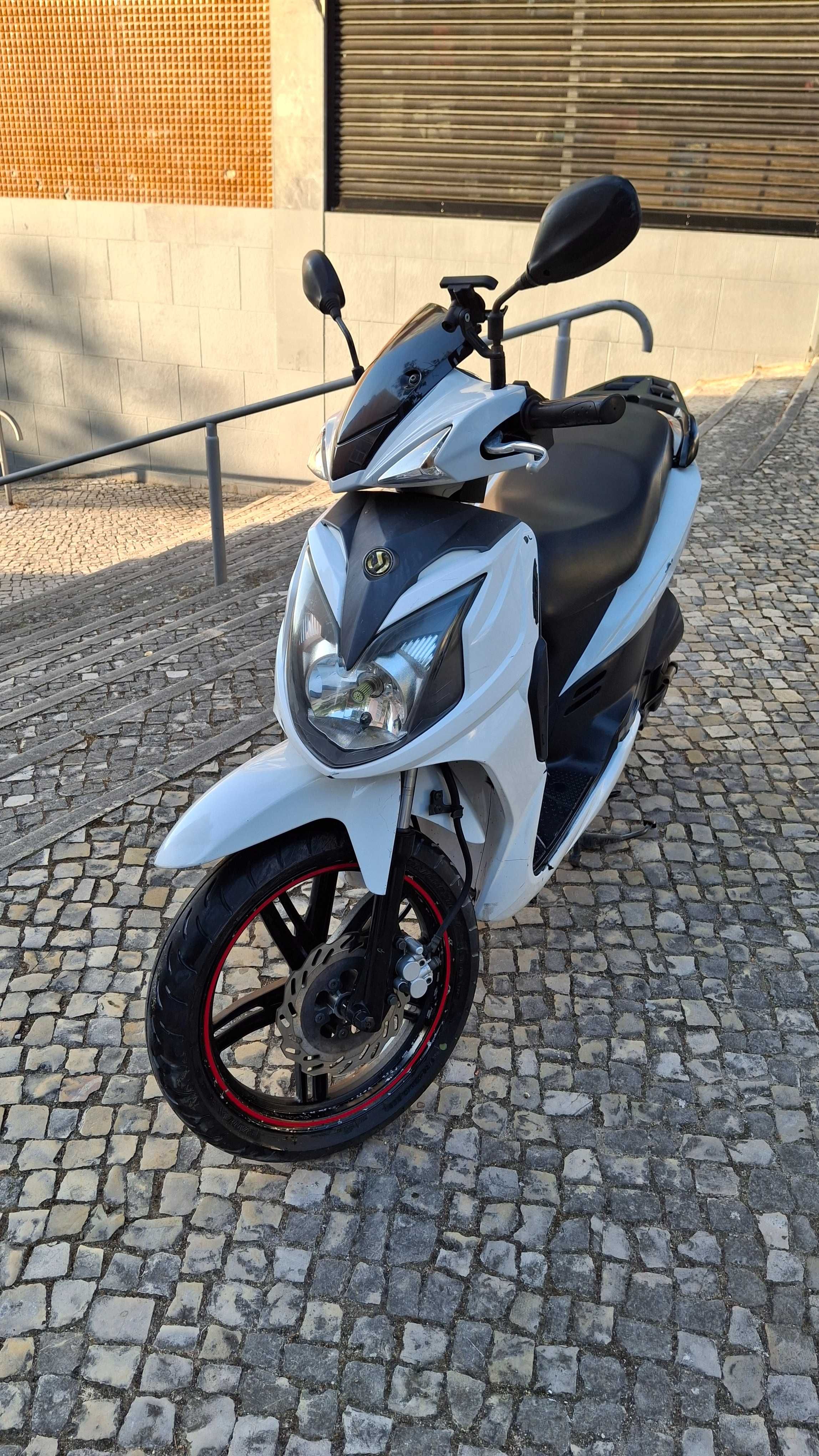 Motociclo Sym Symphony SR 125 CC