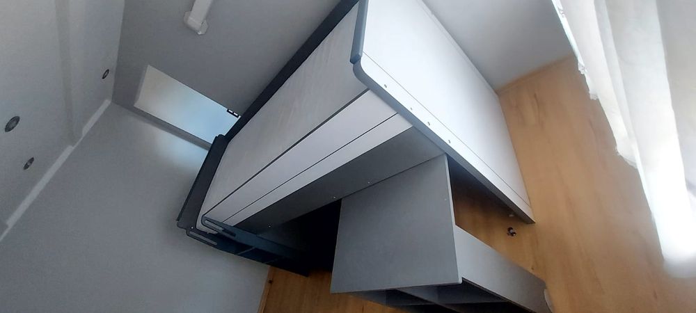 Sprzedam łóżko piętrowe z biurkiem z kolekcji  GUMI.