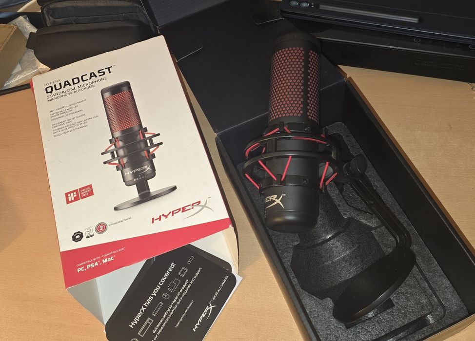 Microfone HyperX QuadCast Gaming (vermelho)