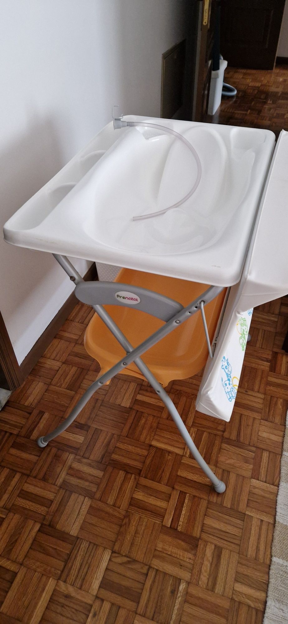 Banheira com suporte da PréNatal