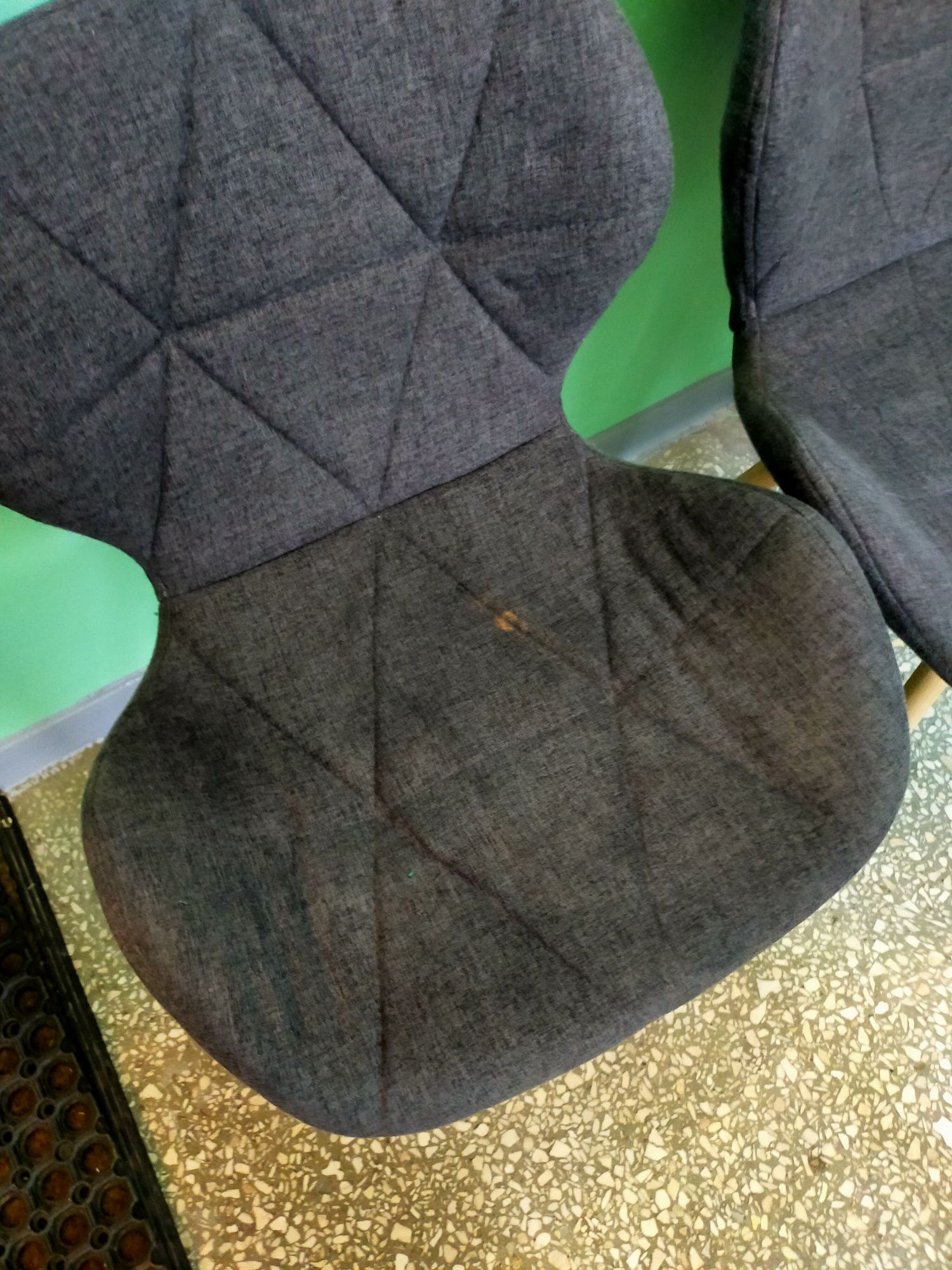 Krzesła tapicerowane szare