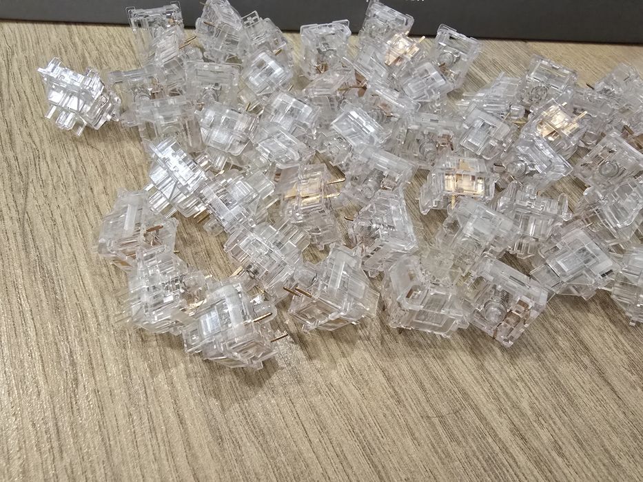 Switche Akko V3 Crystal Pro Liniowe przełączniki klawiatura(45 szt.)