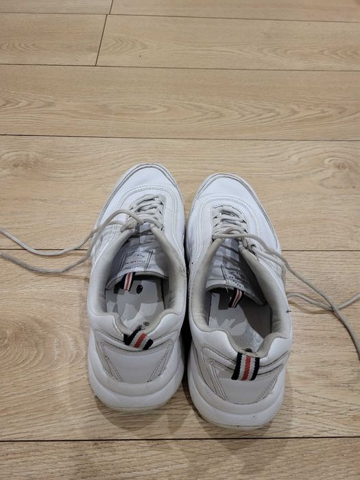 кросівки pull&bear 37 р/24 см білі