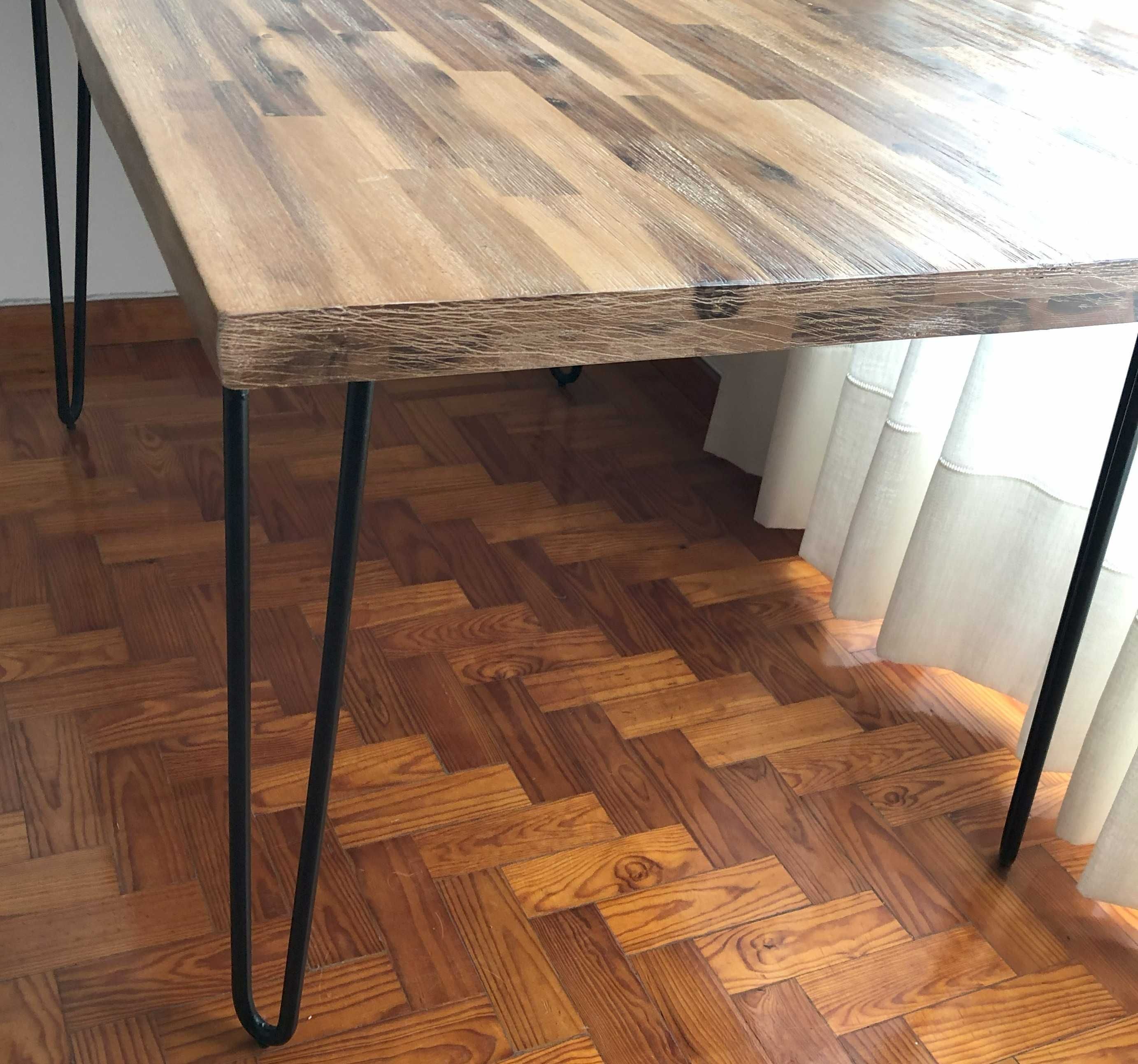 Mesa madeira maciça, lindíssima